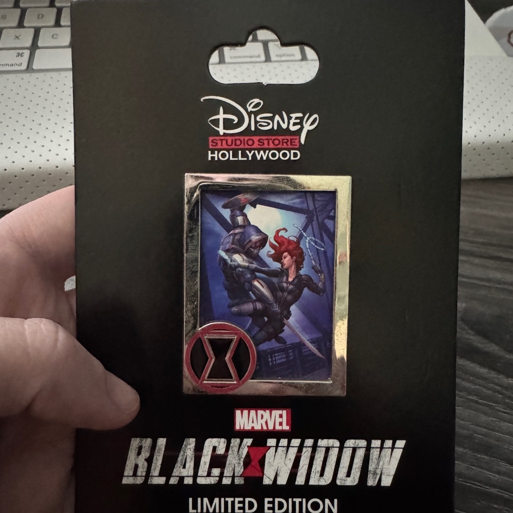 Disney Dssh Studio Store Marvel Studios' Black Wi… - image 1